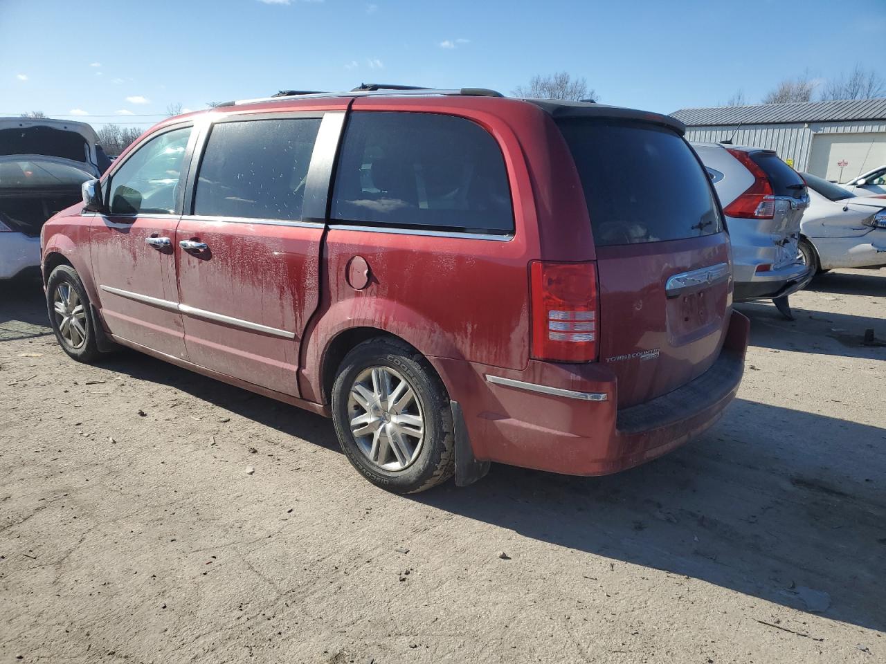 2008 Chrysler Town & Country - Image 2