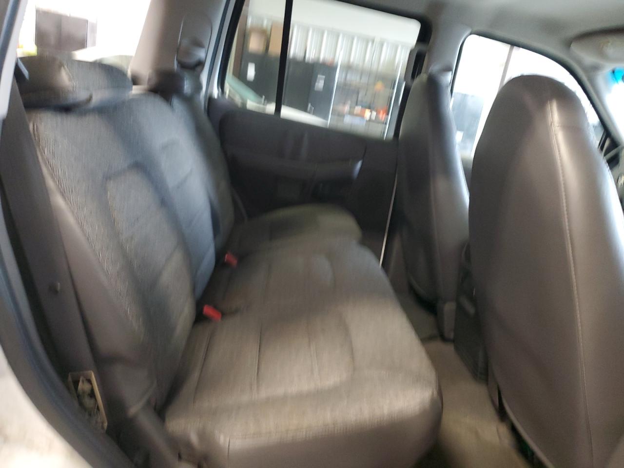 2002 Ford Explorer - Image 10