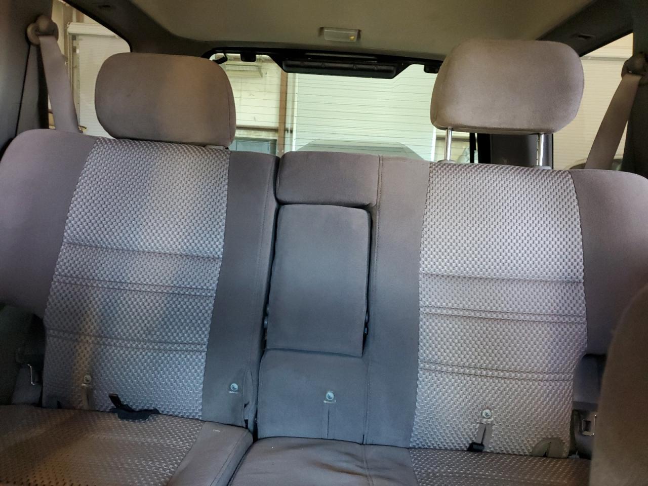 2004 Nissan Pathfinder - Image 10