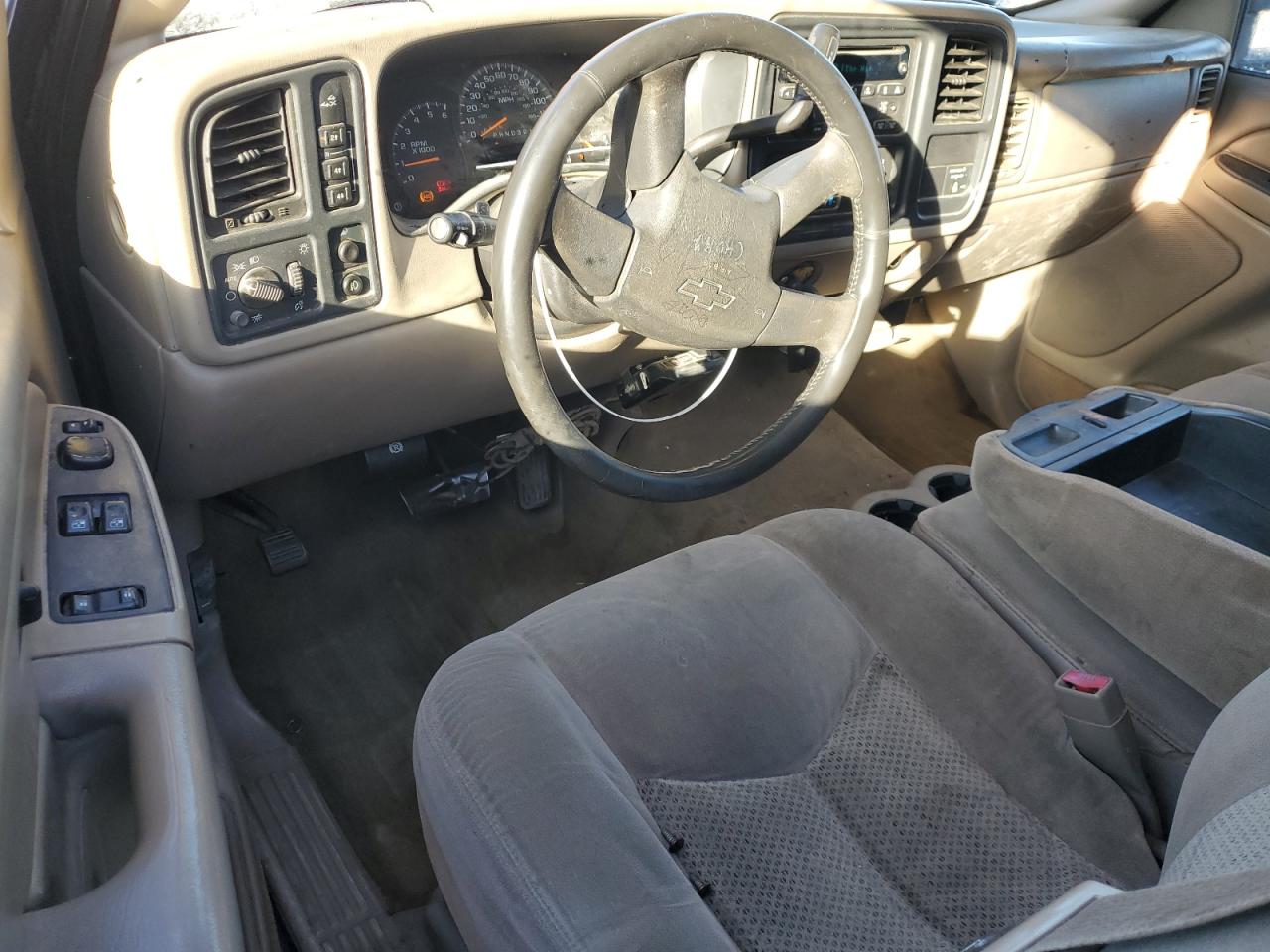 2004 Chevrolet Silverado - Image 8