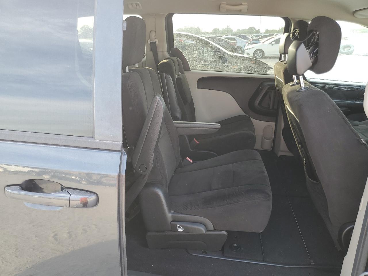 2013 Dodge Caravan - Image 11