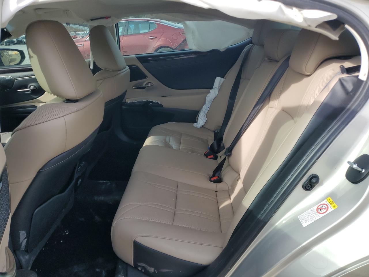 2019 Lexus ES - Image 10