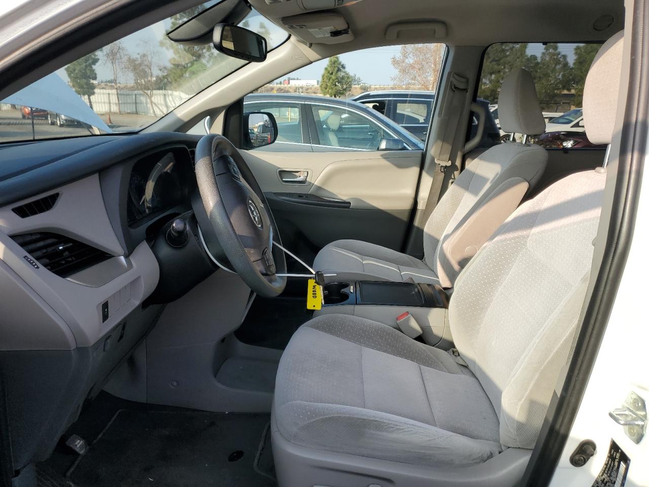 2020 Toyota Sienna - Image 7