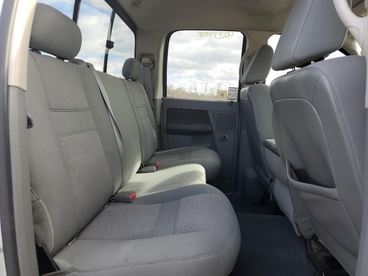 2007 Dodge RAM - Image 10