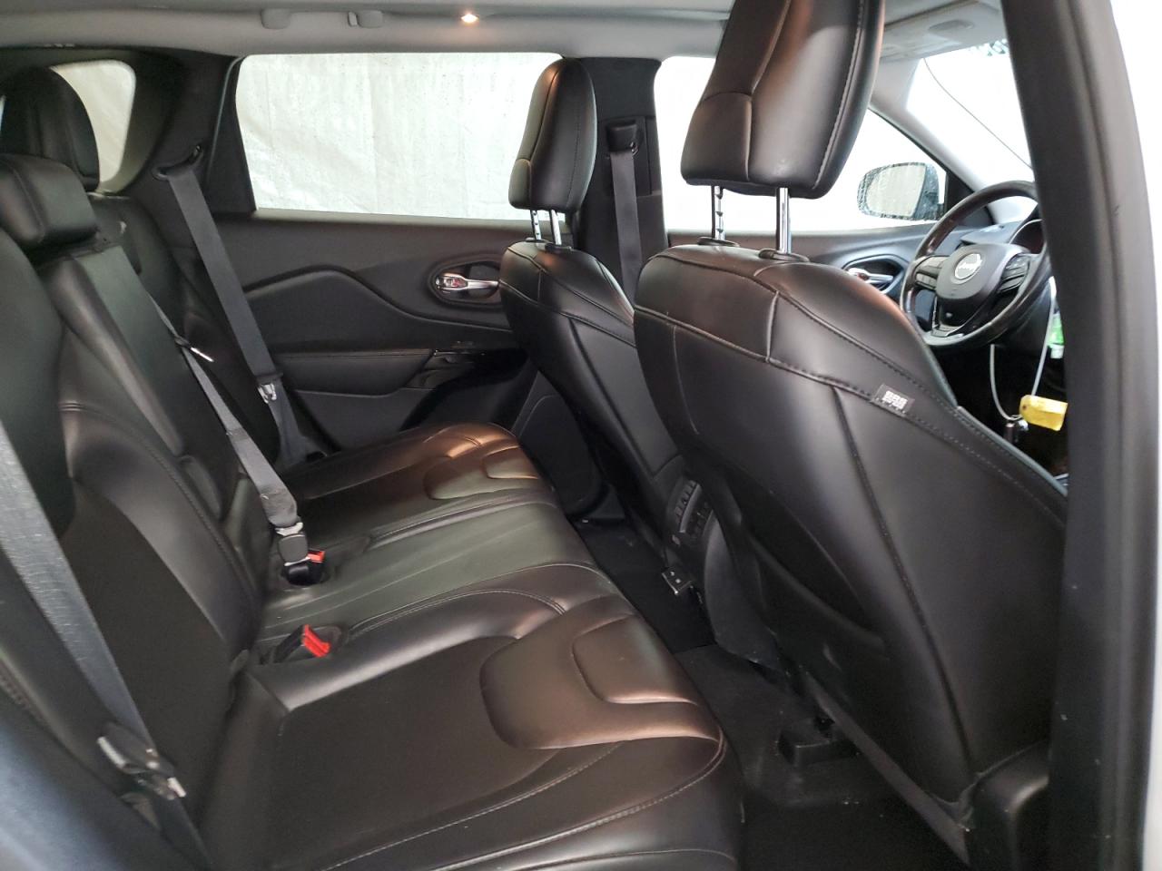2019 Jeep Grand Cherokee - Image 11