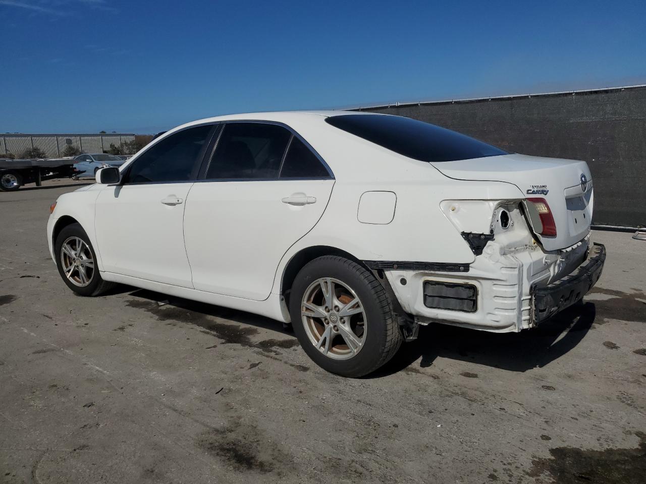 2009 Toyota Camry - Image 2