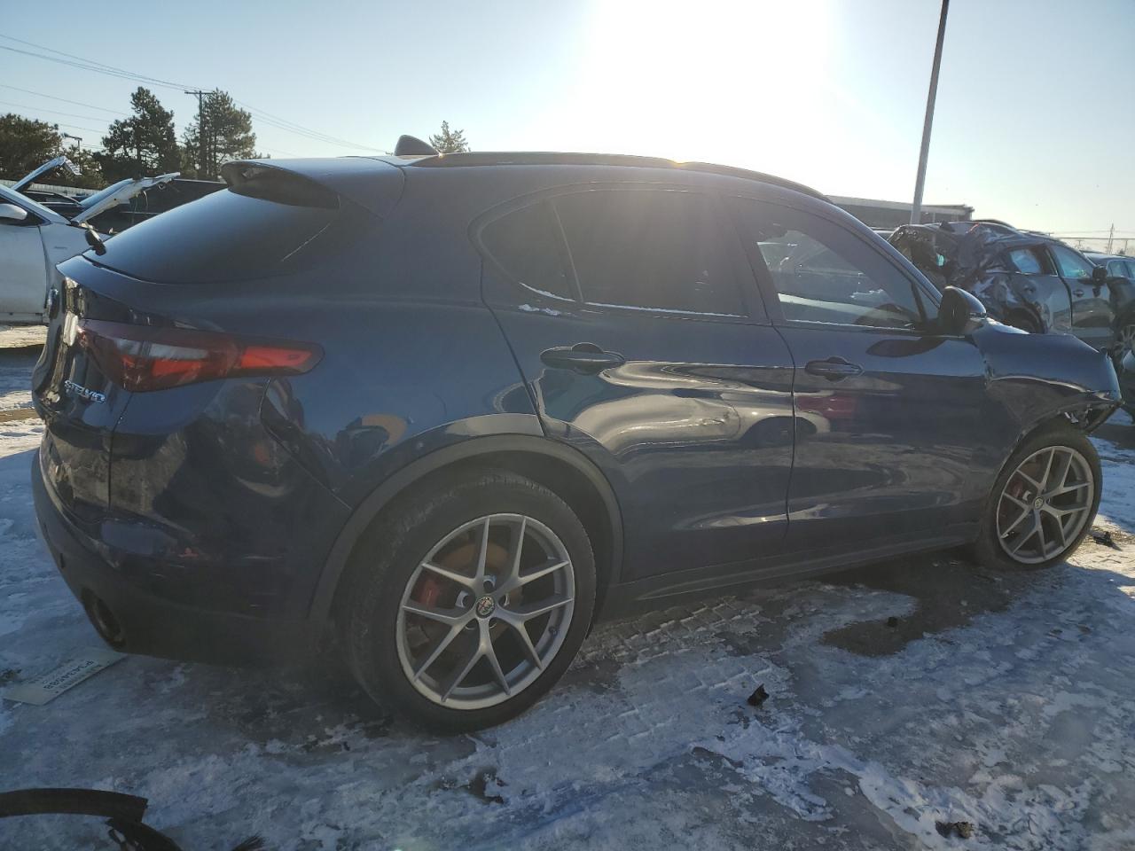 2018 Alfa Romeo Stelvio - Image 3