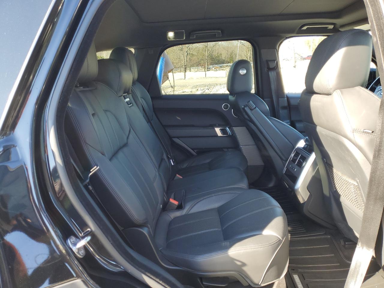 2017 Land Rover Range Rover - Image 11