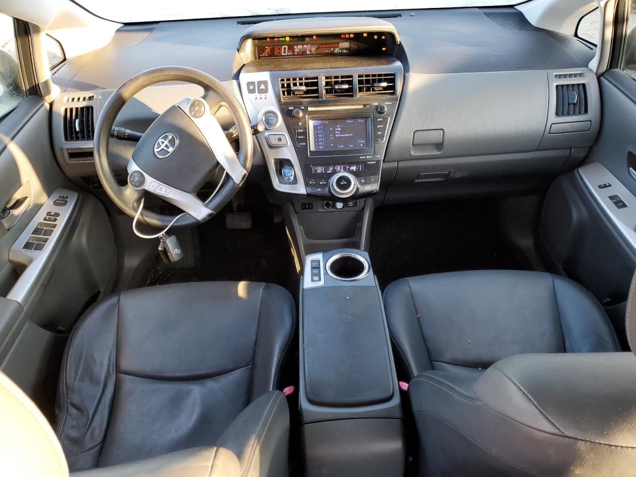 2012 Toyota Prius - Image 8