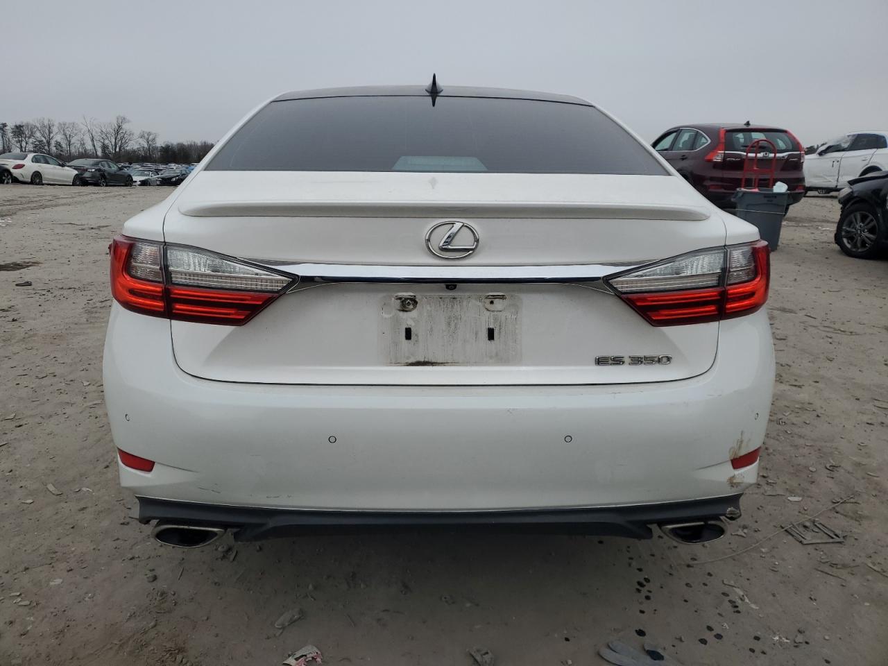 2016 Lexus ES - Image 6