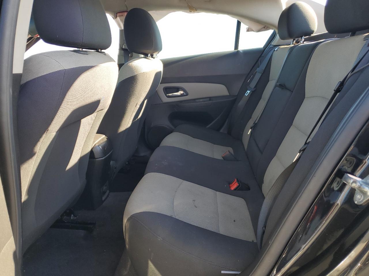 2012 Chevrolet Cruze - Image 10
