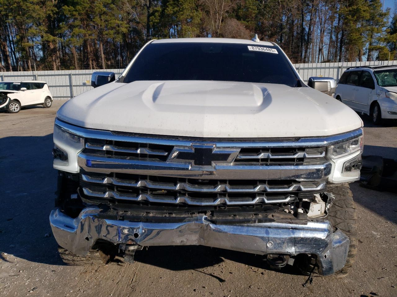 2022 Chevrolet Silverado - Image 5