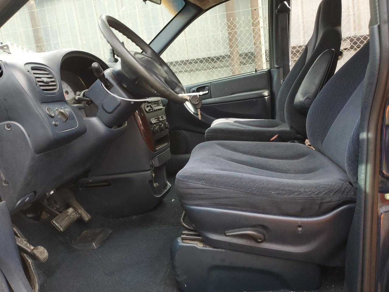 2002 Chrysler Town & Country - Image 7