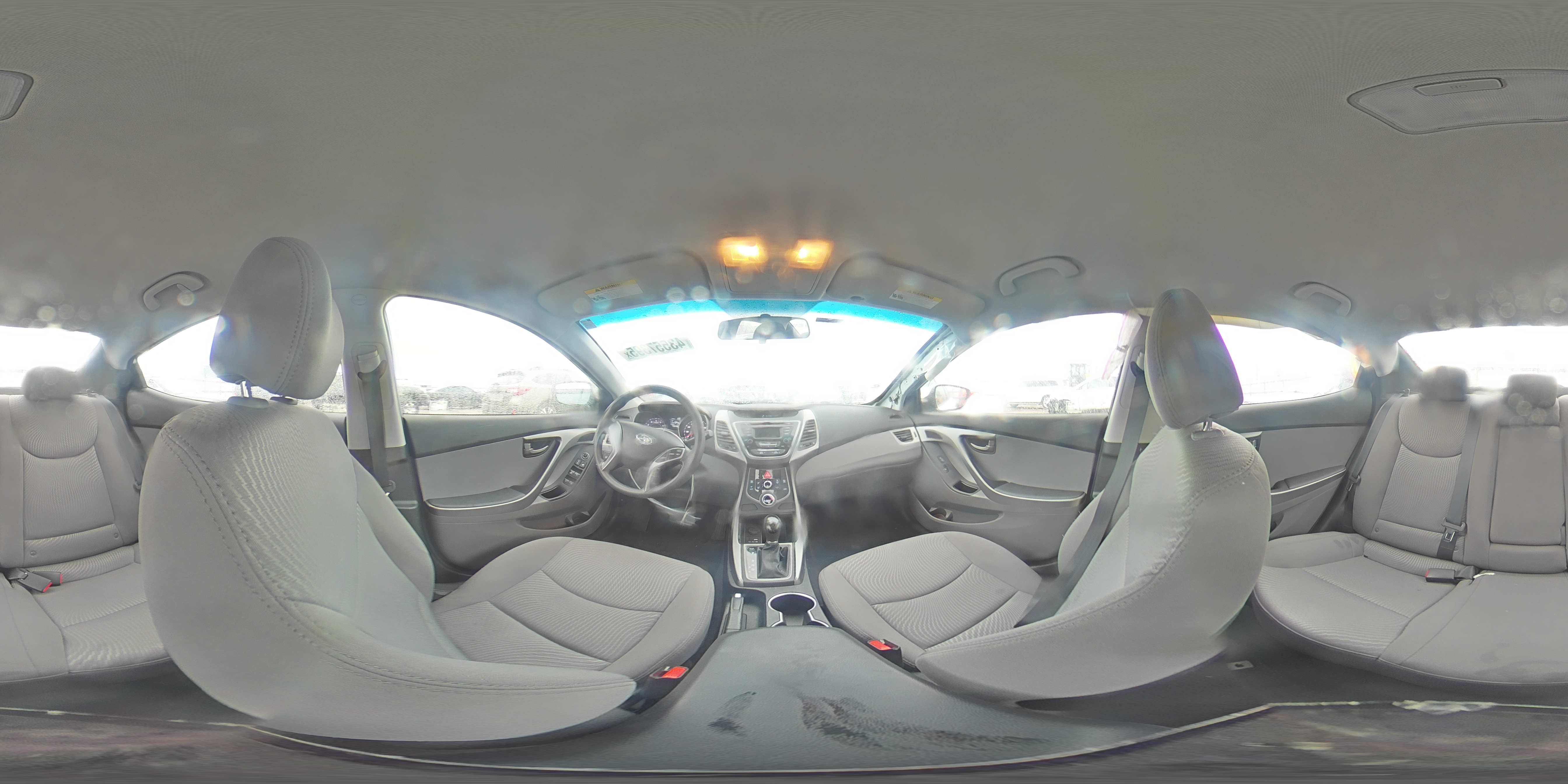 2016 Hyundai Elantra - Image 13