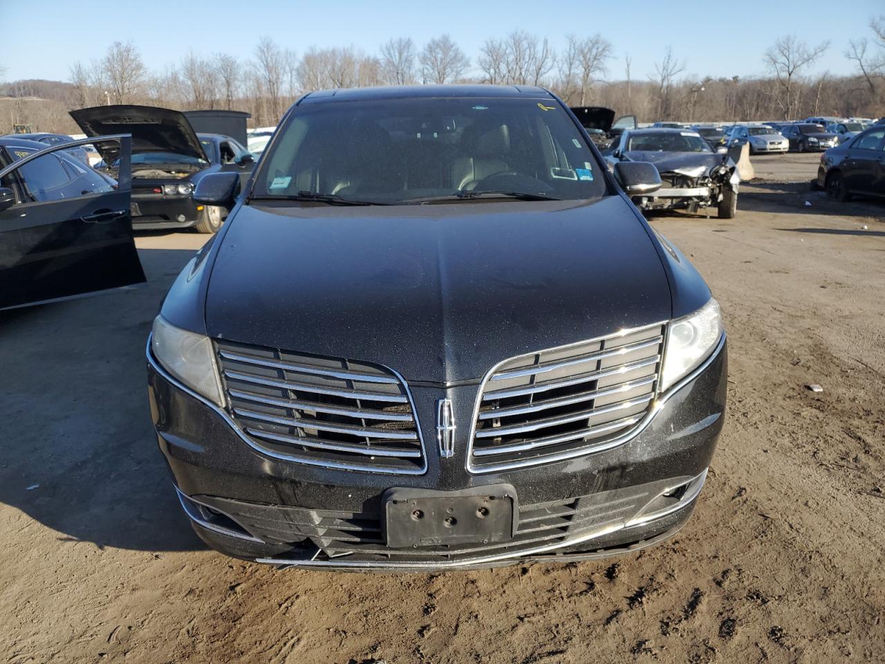 2018 Lincoln MKT - Image 5