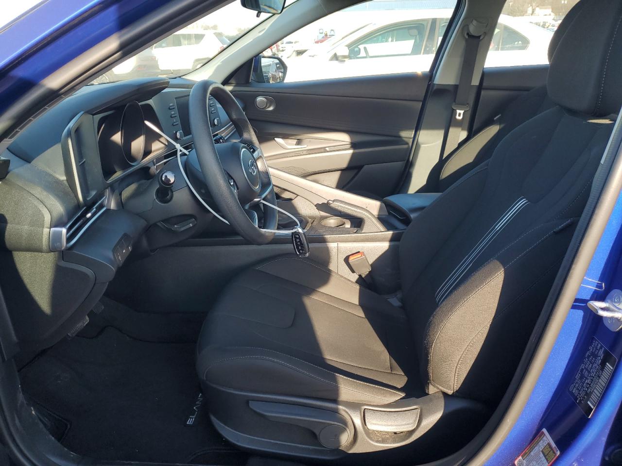2023 Hyundai Elantra - Image 7