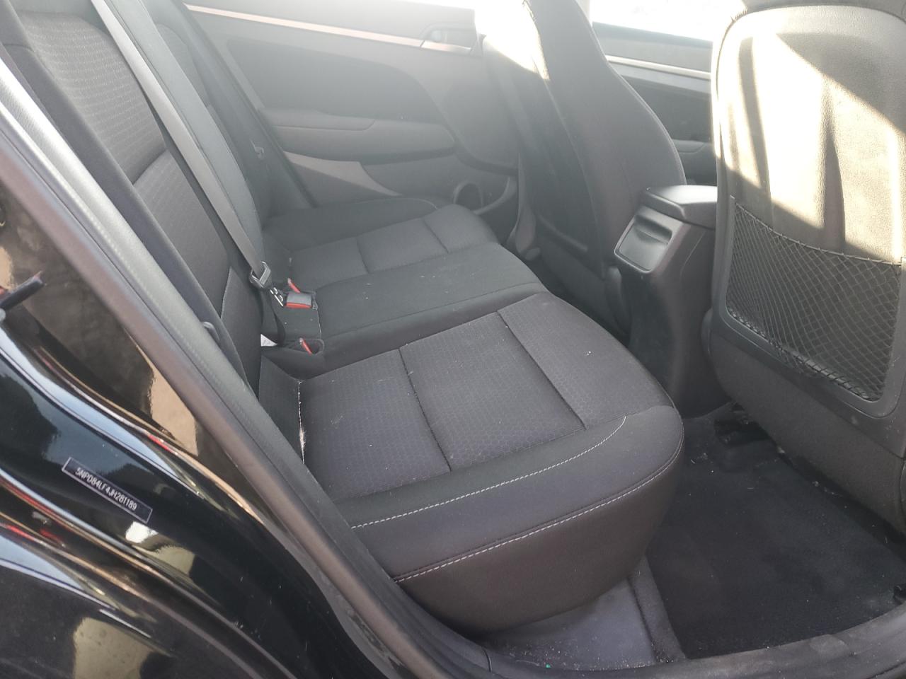 2018 Hyundai Elantra - Image 11