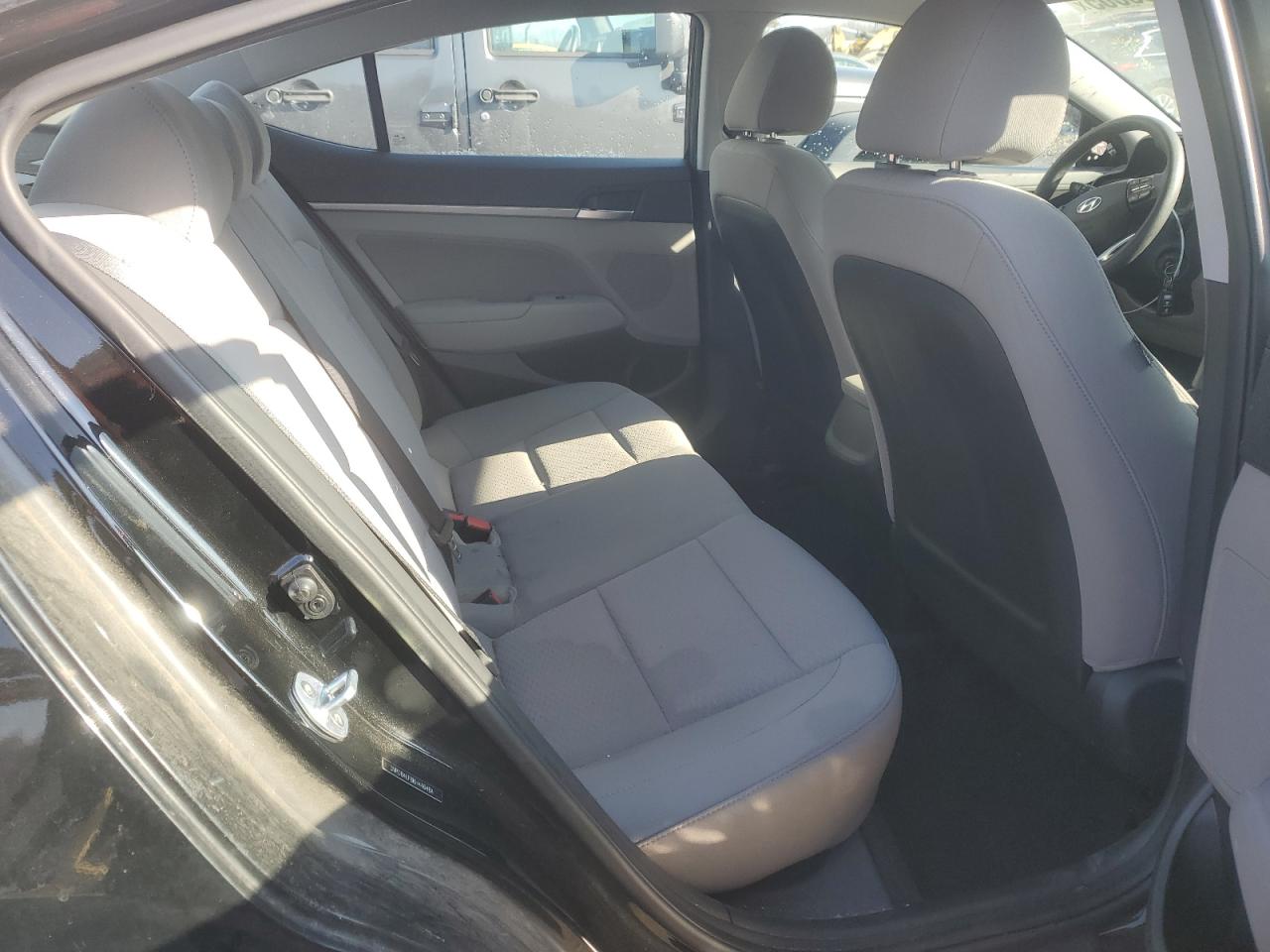 2019 Hyundai Elantra - Image 10