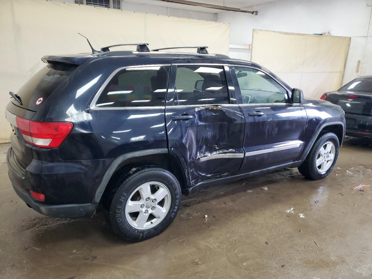 2011 Jeep Grand Cherokee - Image 3
