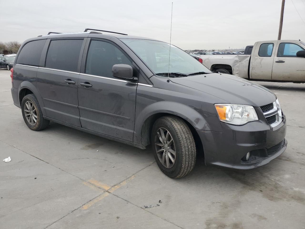2015 Dodge Caravan - Image 4