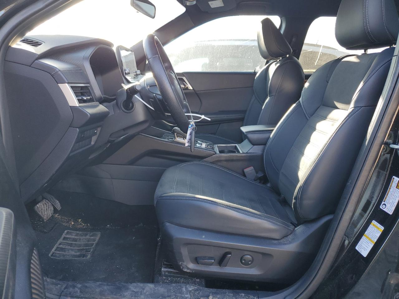 2024 Mitsubishi Outlander - Image 7