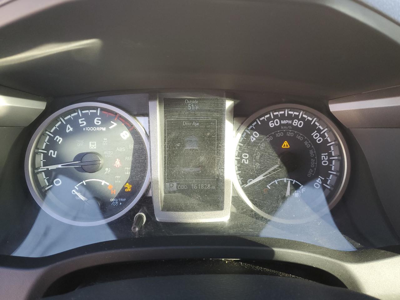 2019 Toyota Tacoma - Image 9