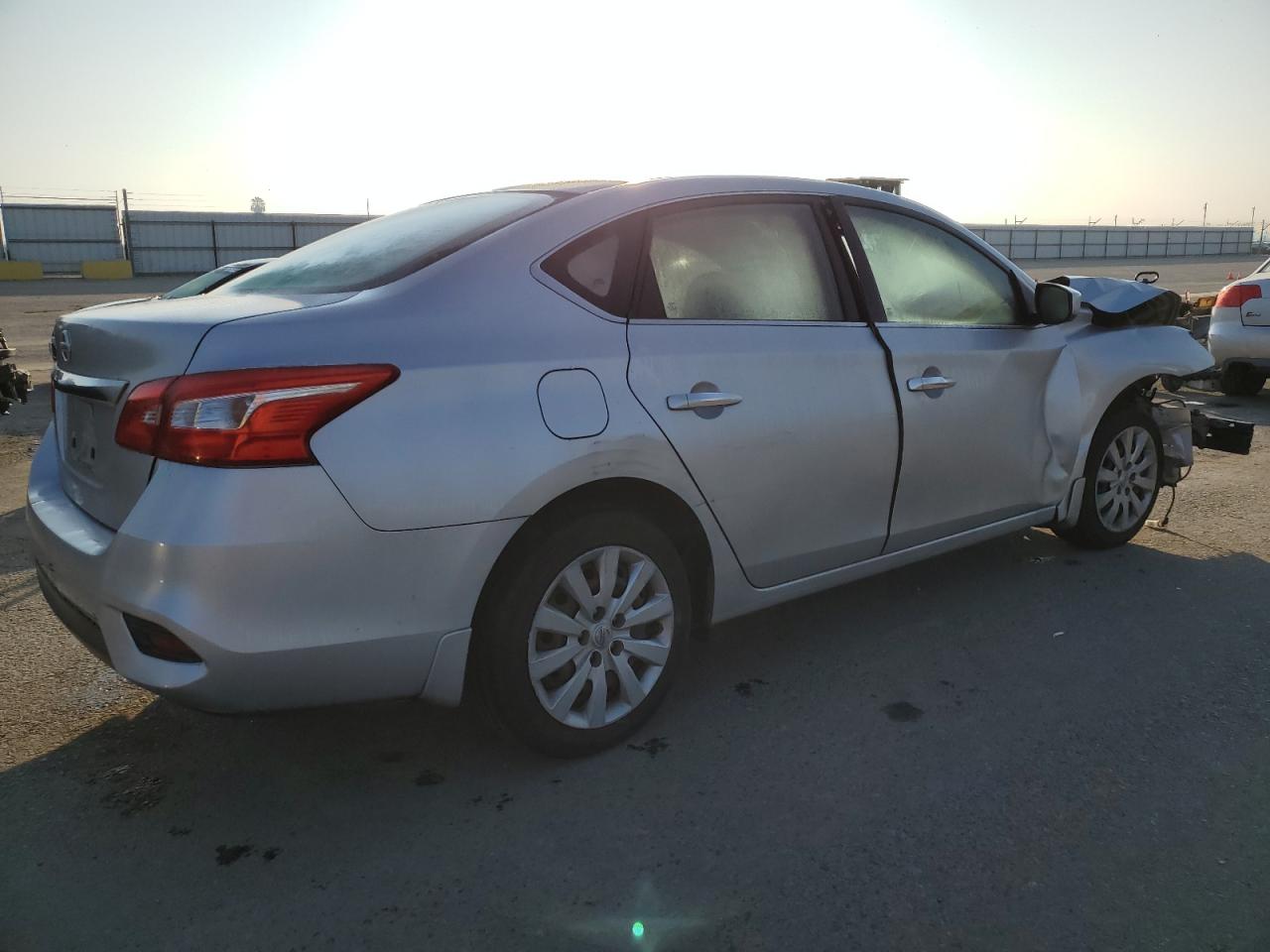 2016 Nissan Sentra - Image 3