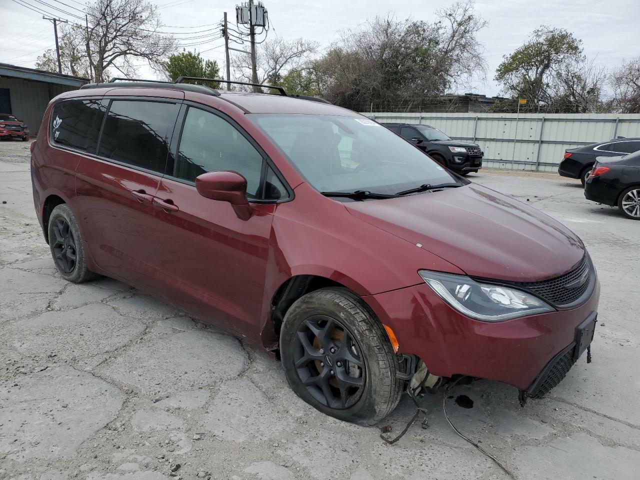 2018 Chrysler Pacifica - Image 4