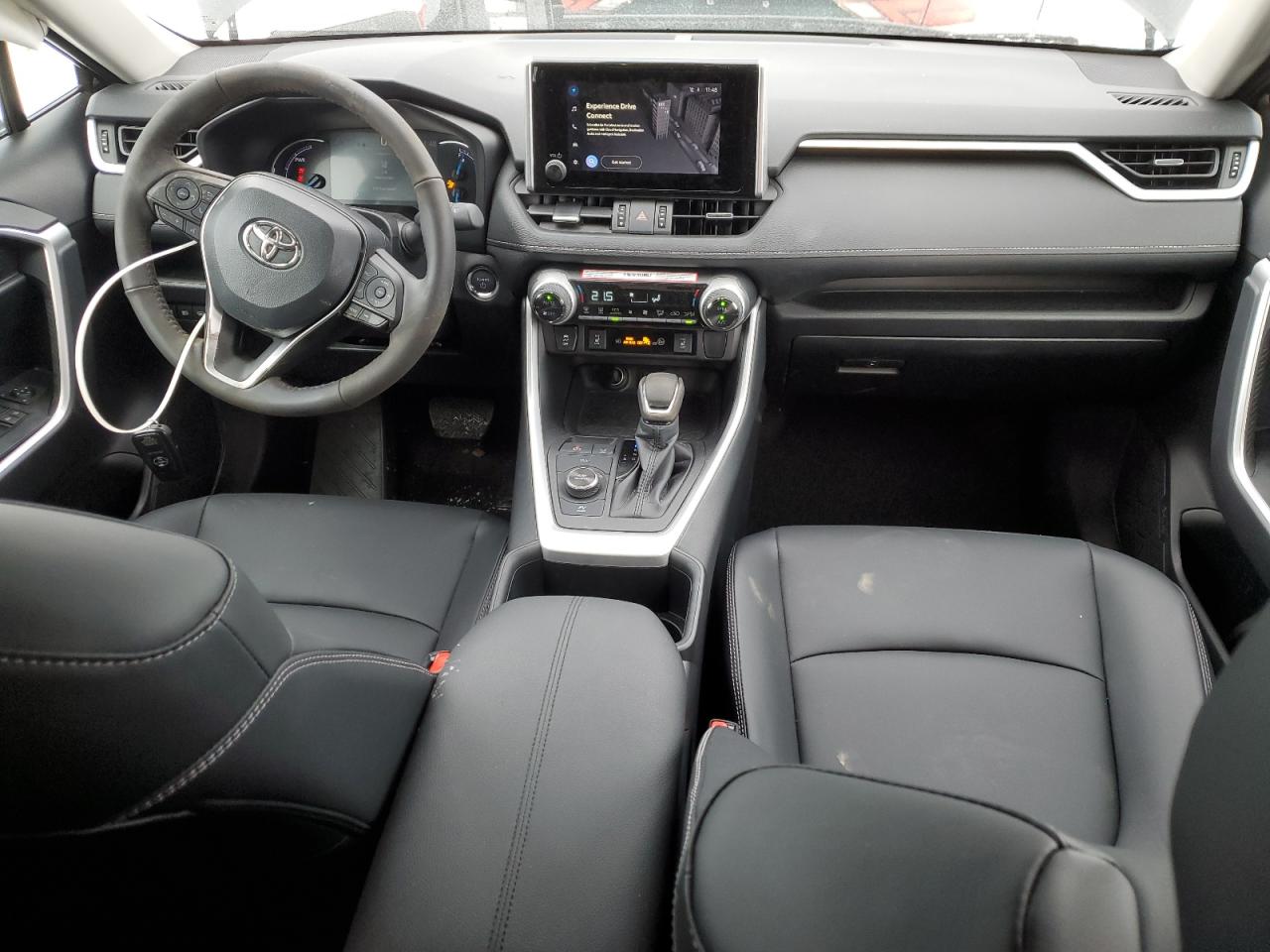 2024 Toyota RAV 4 - Image 8