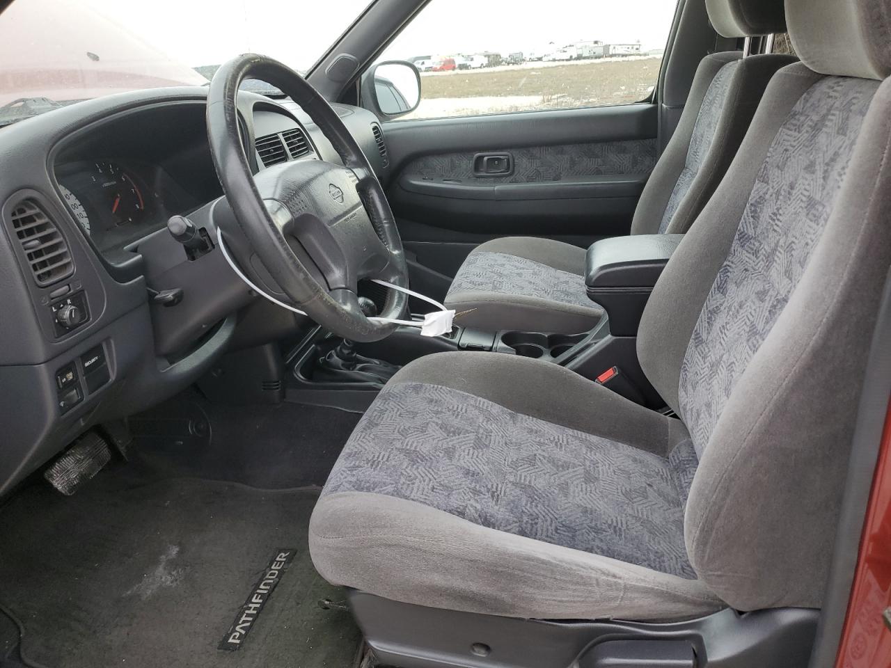 2000 Nissan Pathfinder - Image 7