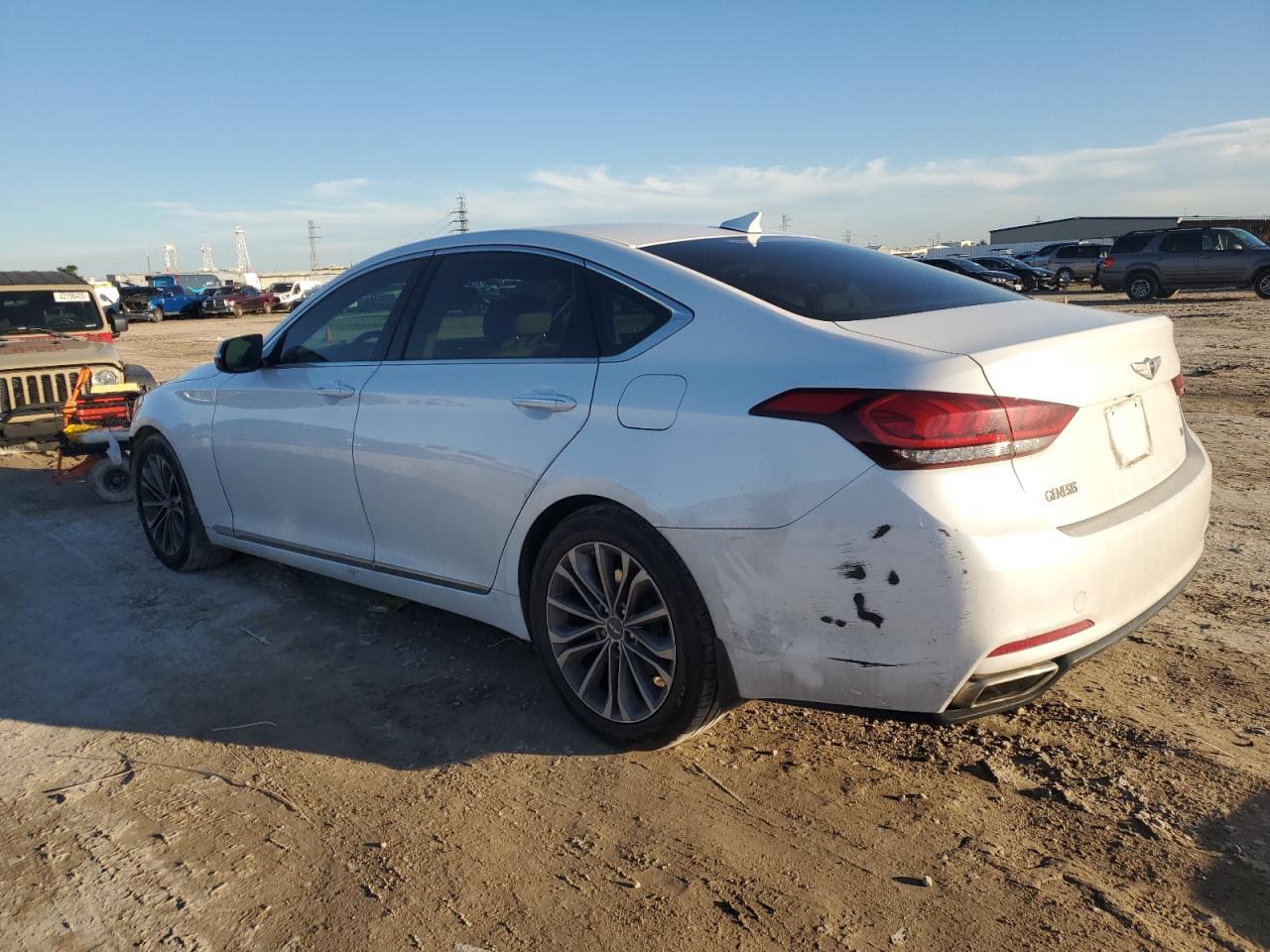 2015 Hyundai Genesis - Image 2