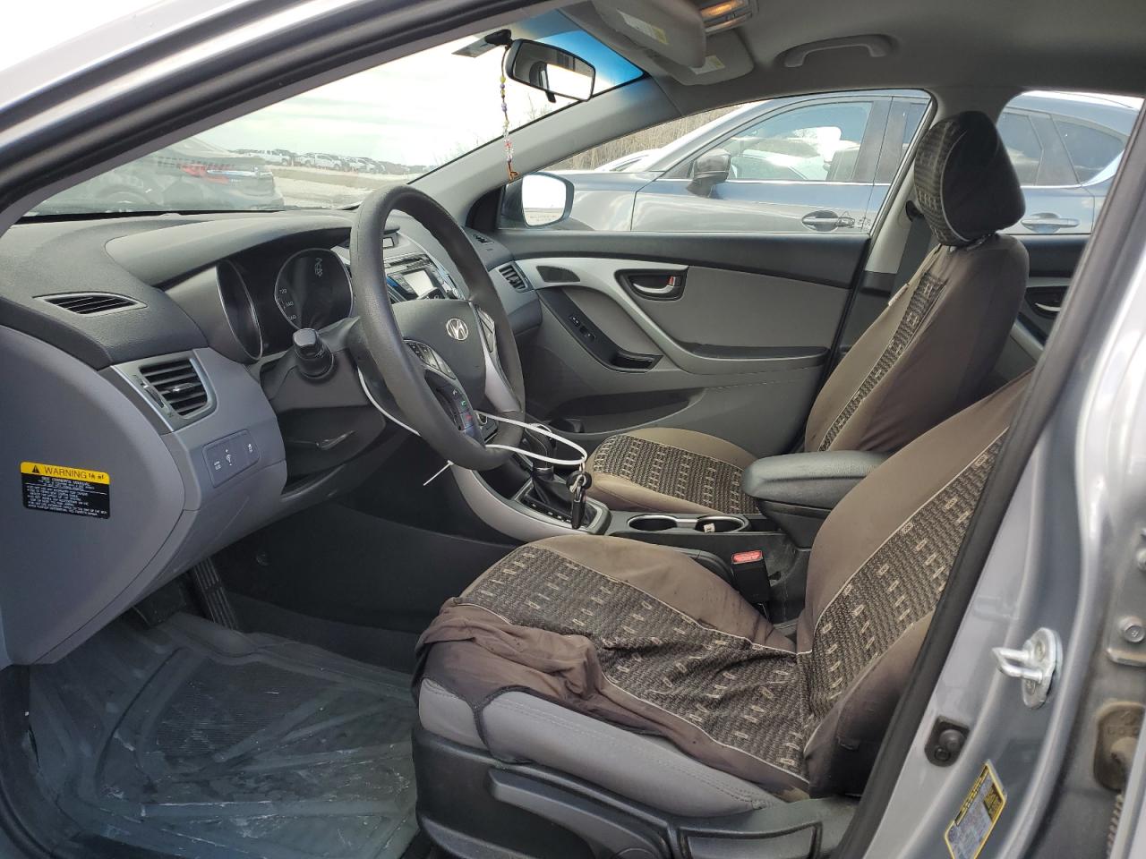 2016 Hyundai Elantra - Image 7