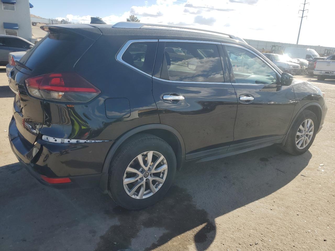 2020 Nissan Rogue - Image 3