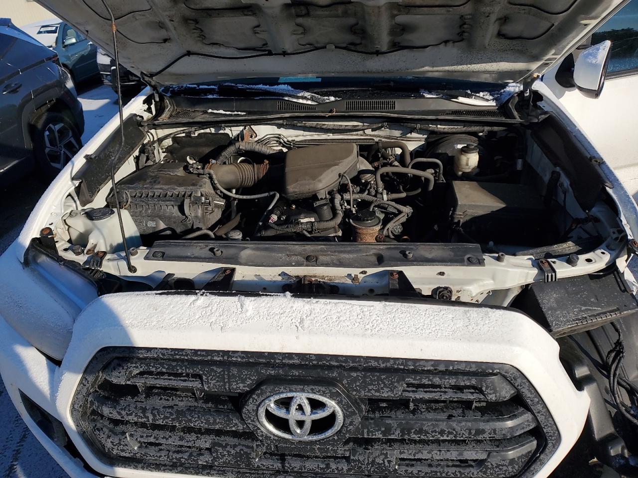 2017 Toyota Tacoma - Image 11