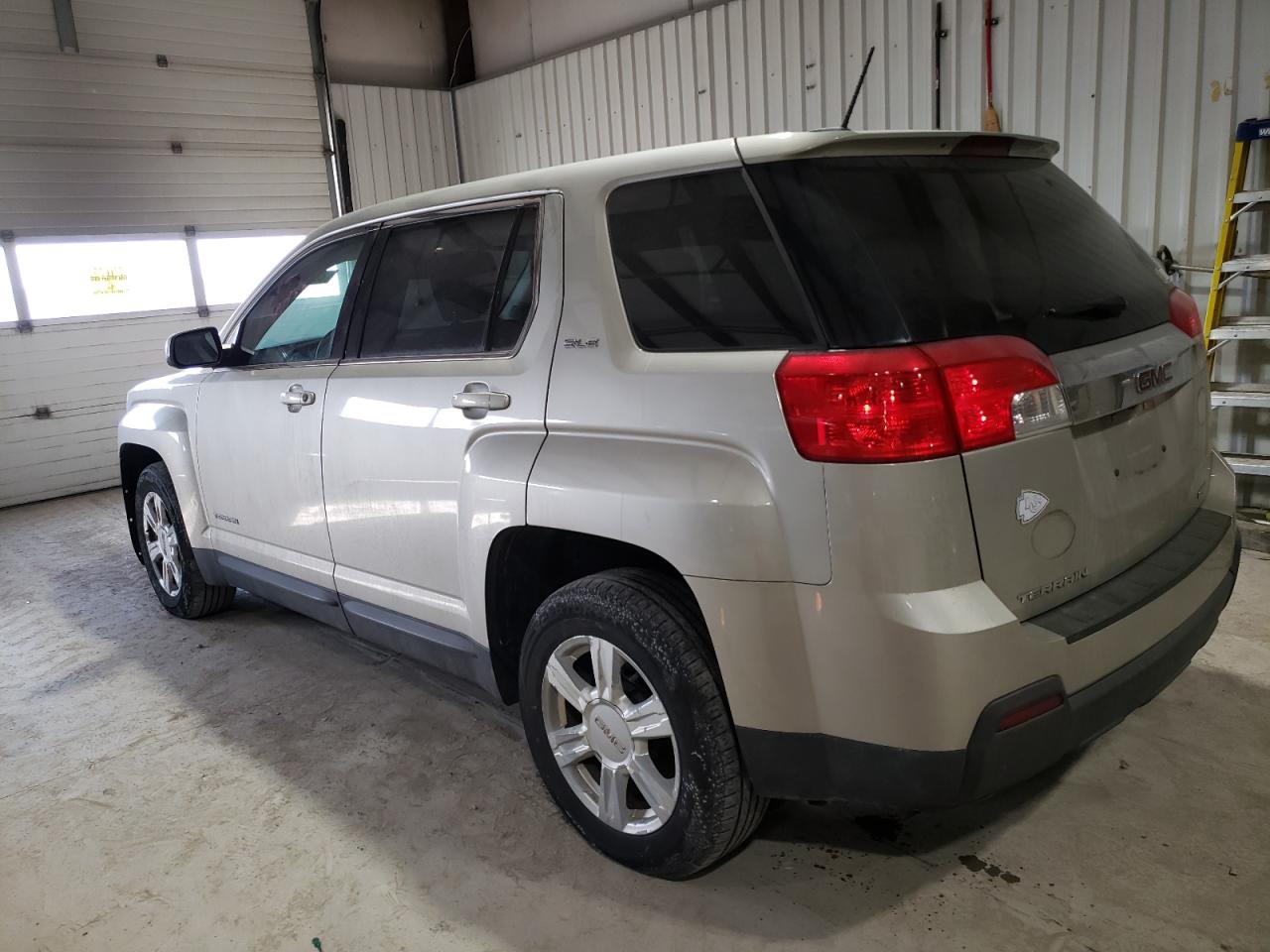 2015 GMC Terrain - Image 2