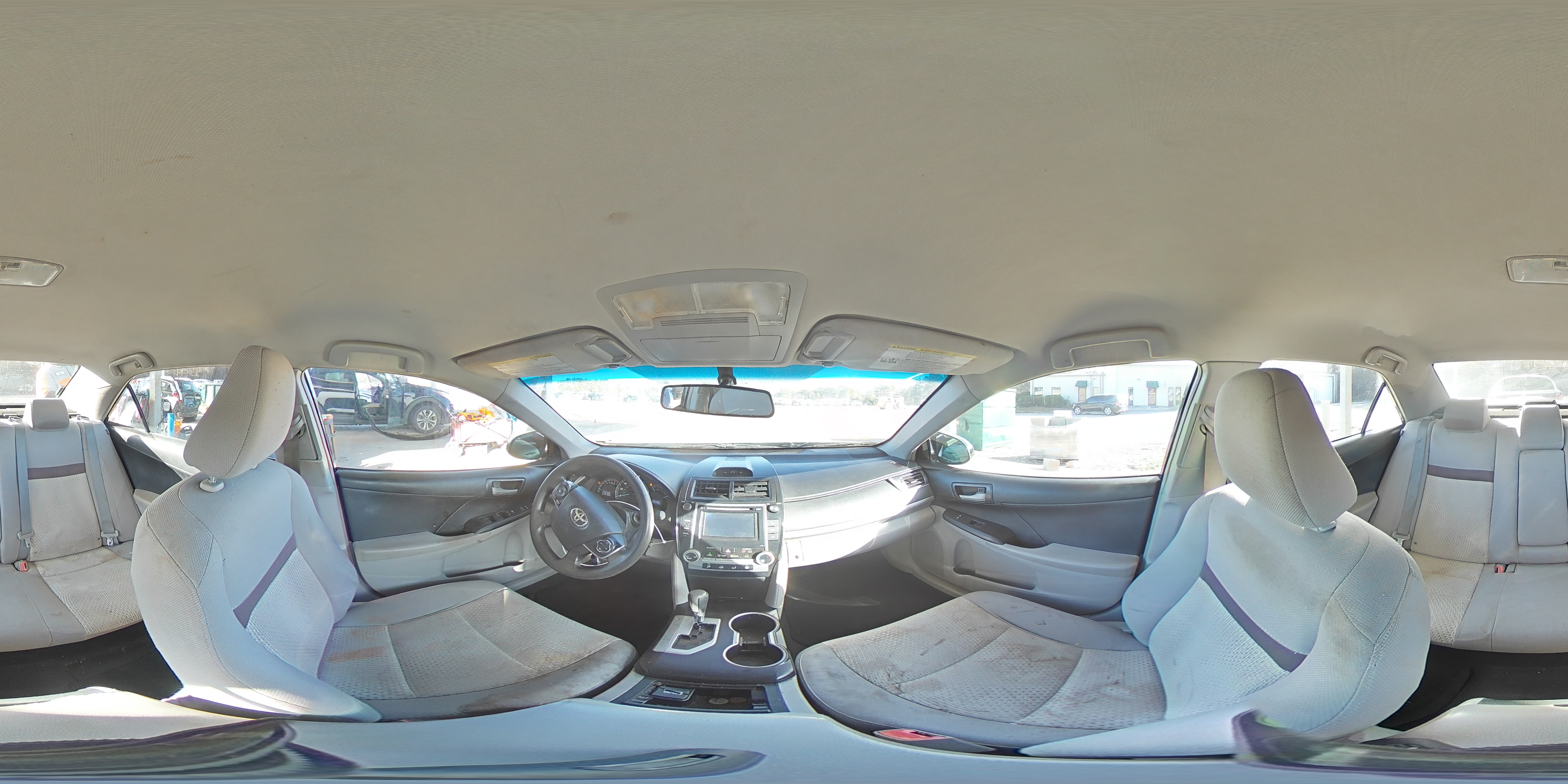 2013 Toyota Camry - Image 13