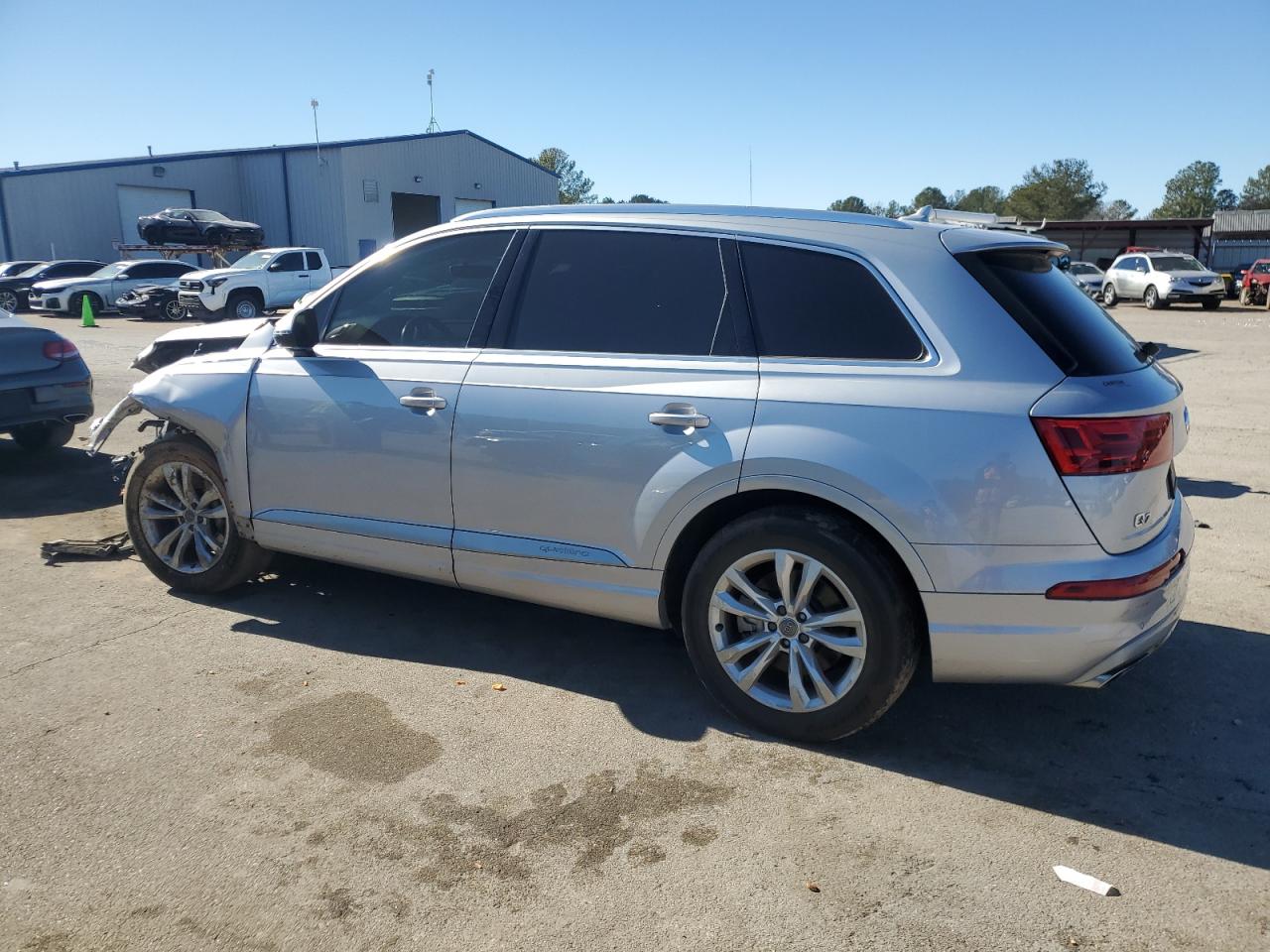 2017 Audi Q7 - Image 2