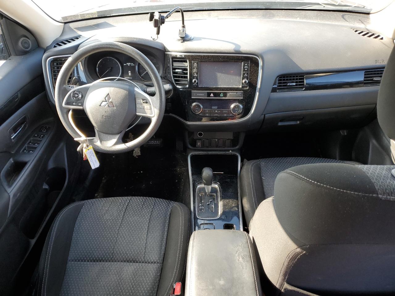 2019 Mitsubishi Outlander - Image 8