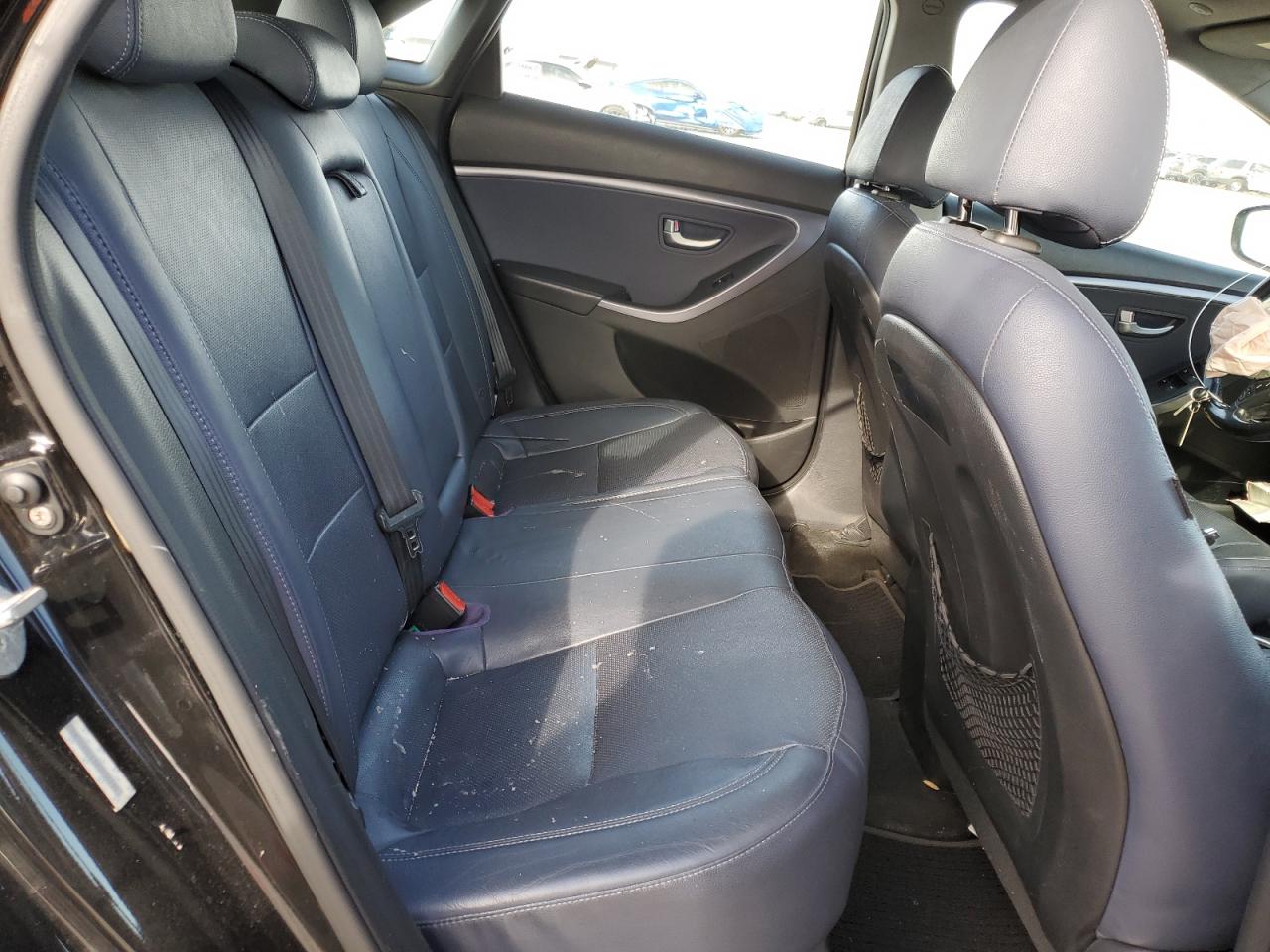2013 Hyundai Elantra - Image 10