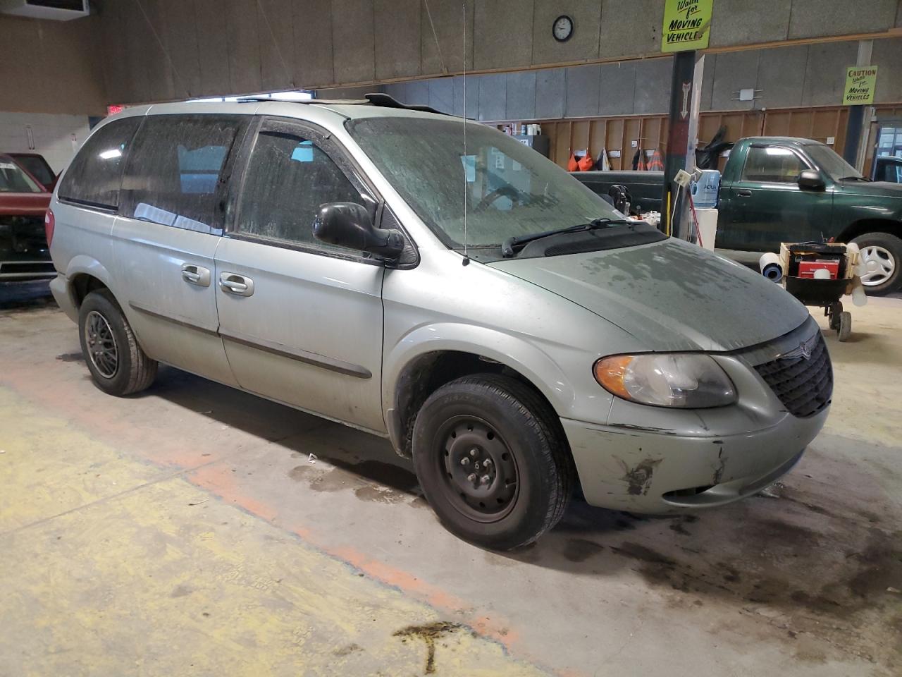 2003 Chrysler Voyager - Image 4