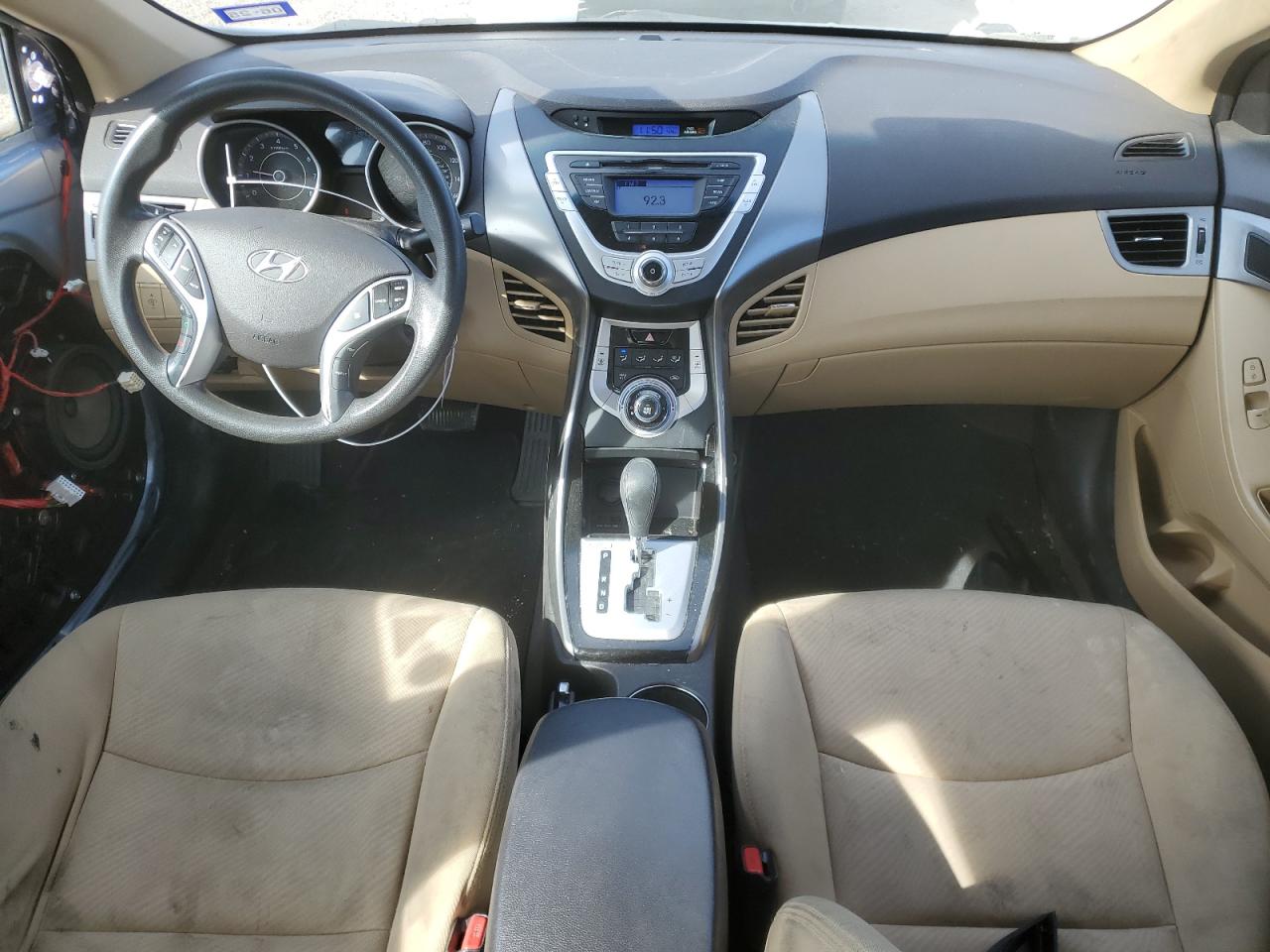 2012 Hyundai Elantra - Image 8