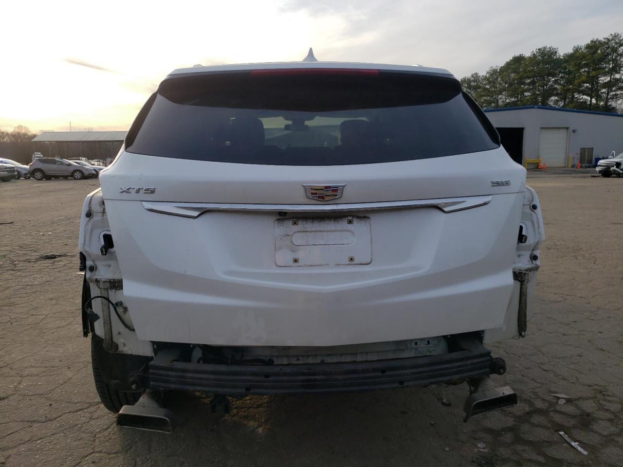 2017 Cadillac XT5 - Image 6