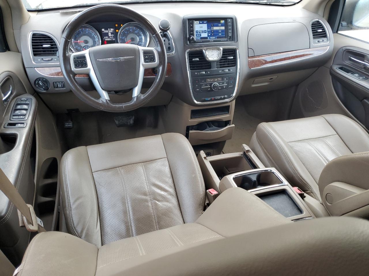 2011 Chrysler Town & Country - Image 8
