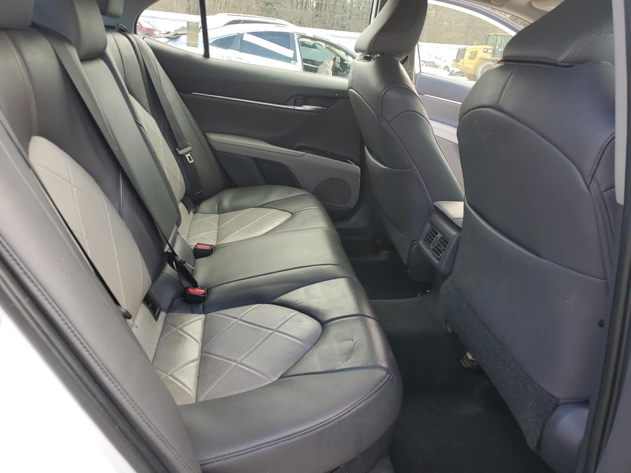 2019 Toyota Camry - Image 11