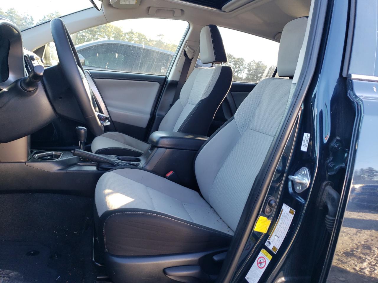 2018 Toyota RAV 4 - Image 7