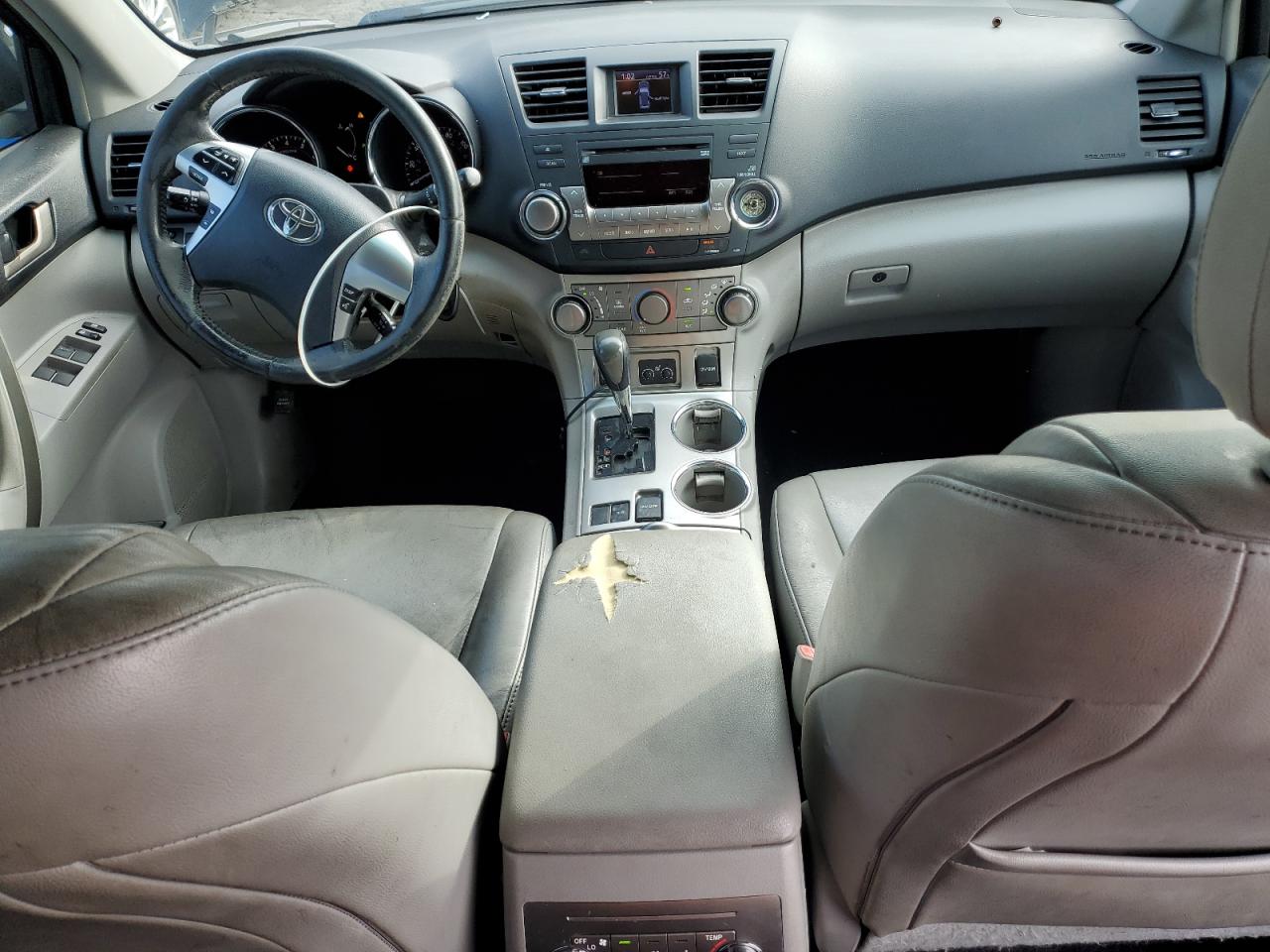 2011 Toyota Highlander - Image 8