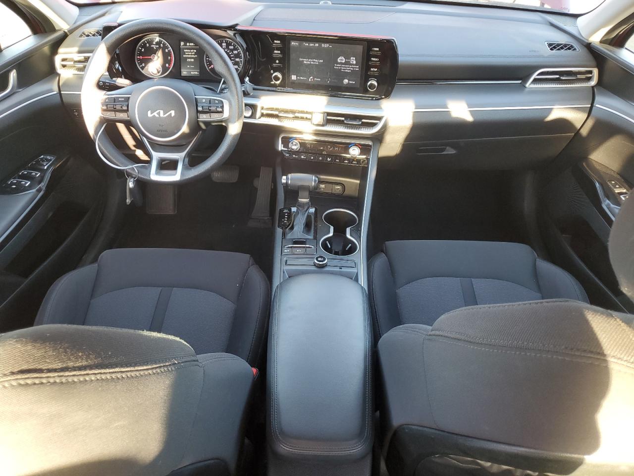 2023 Kia K5 - Image 8