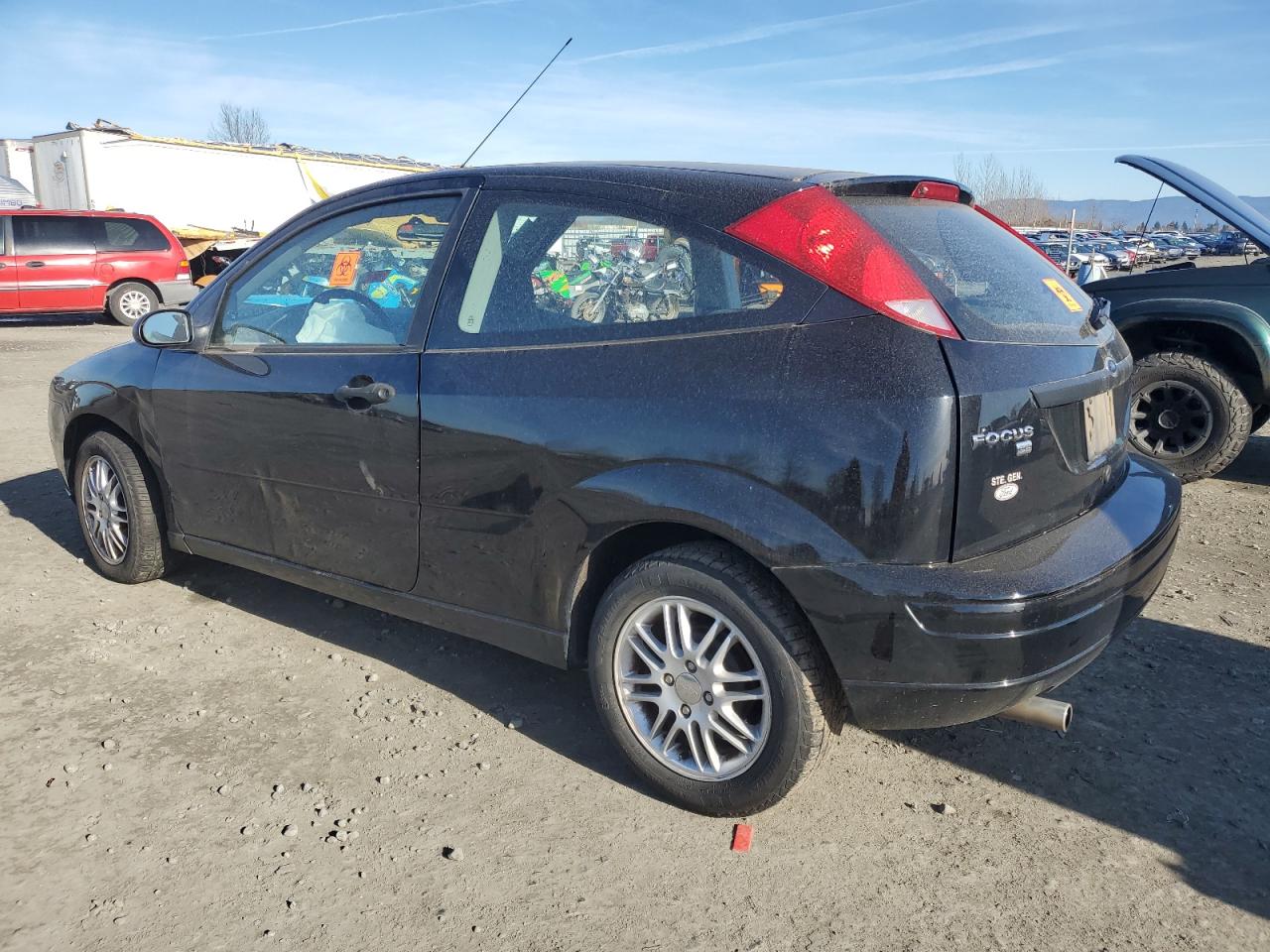 2005 Ford Focus - Image 2