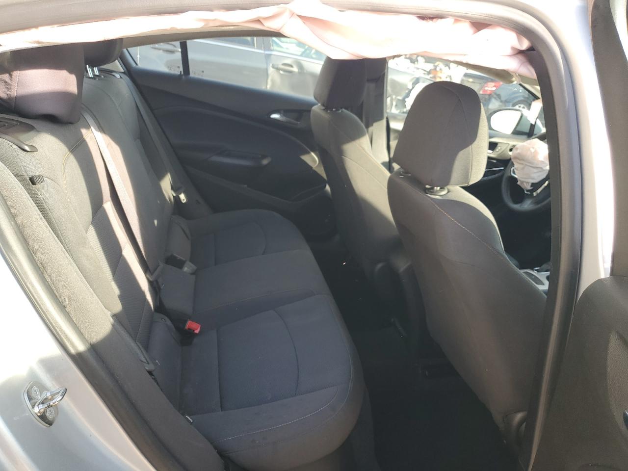 2018 Chevrolet Cruze - Image 10