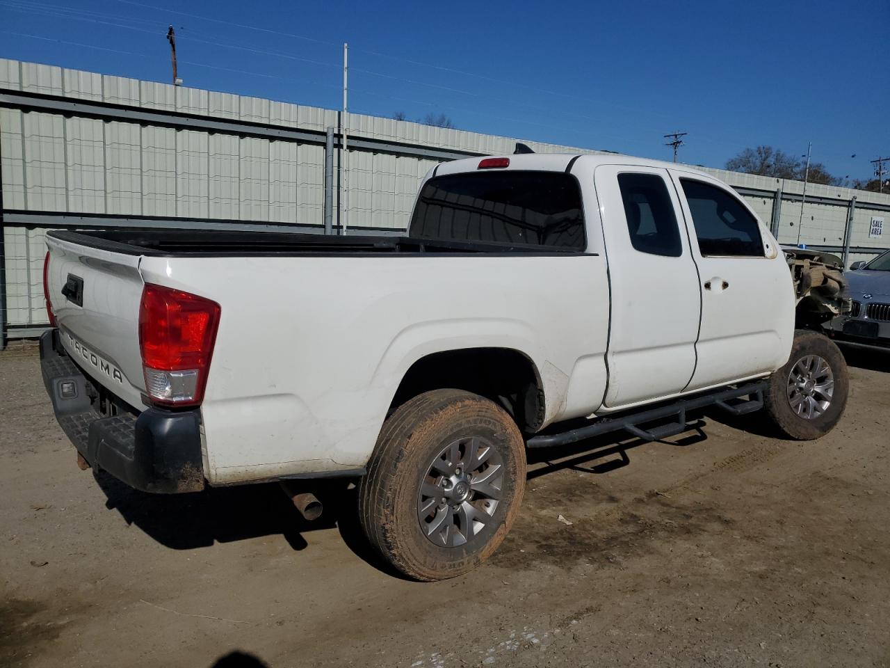 2016 Toyota Tacoma - Image 3